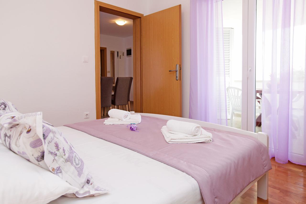 Apartments Mistral Bol Esterno foto