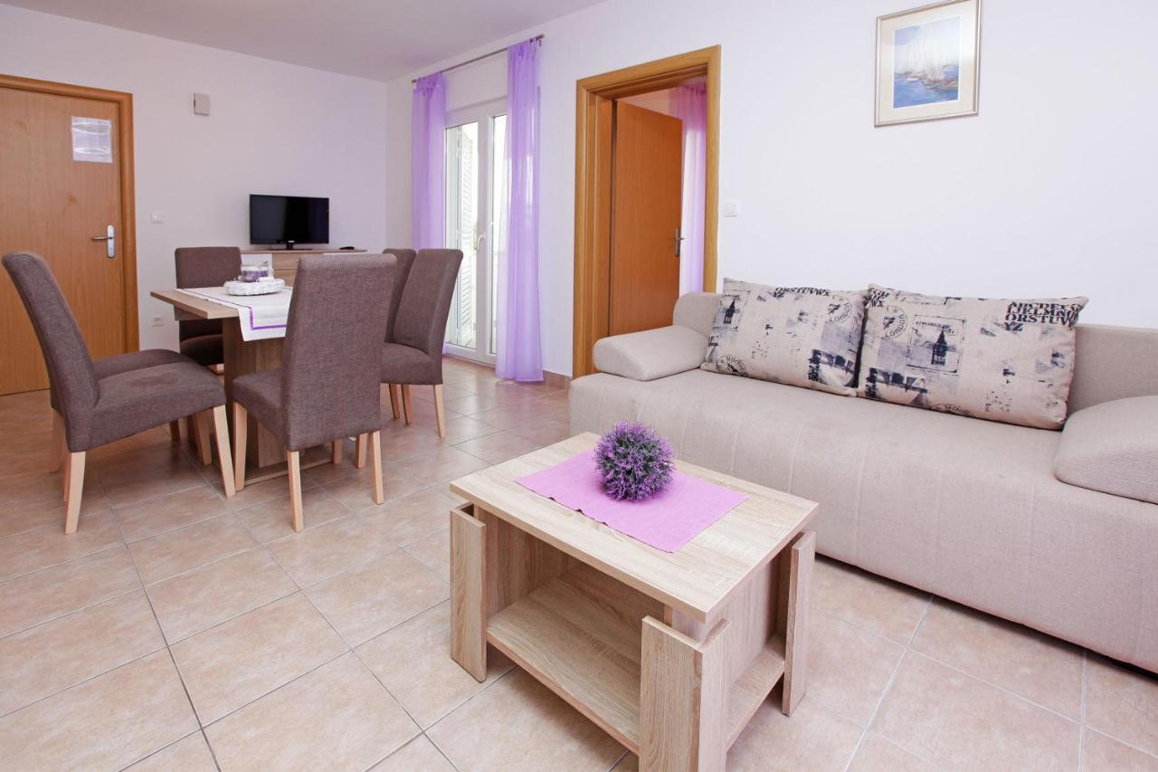 Apartments Mistral Bol Esterno foto