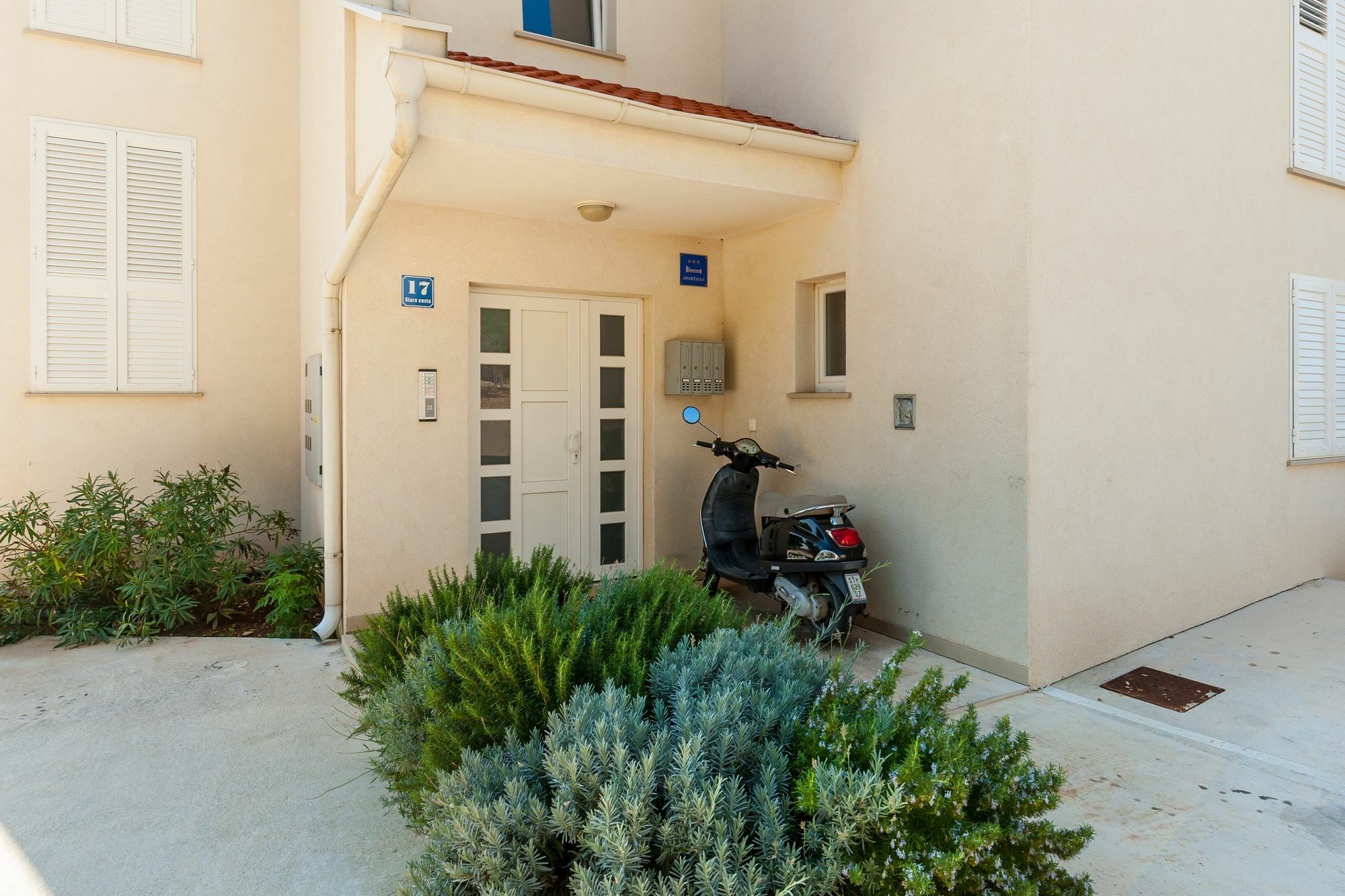 Apartments Mistral Bol Esterno foto
