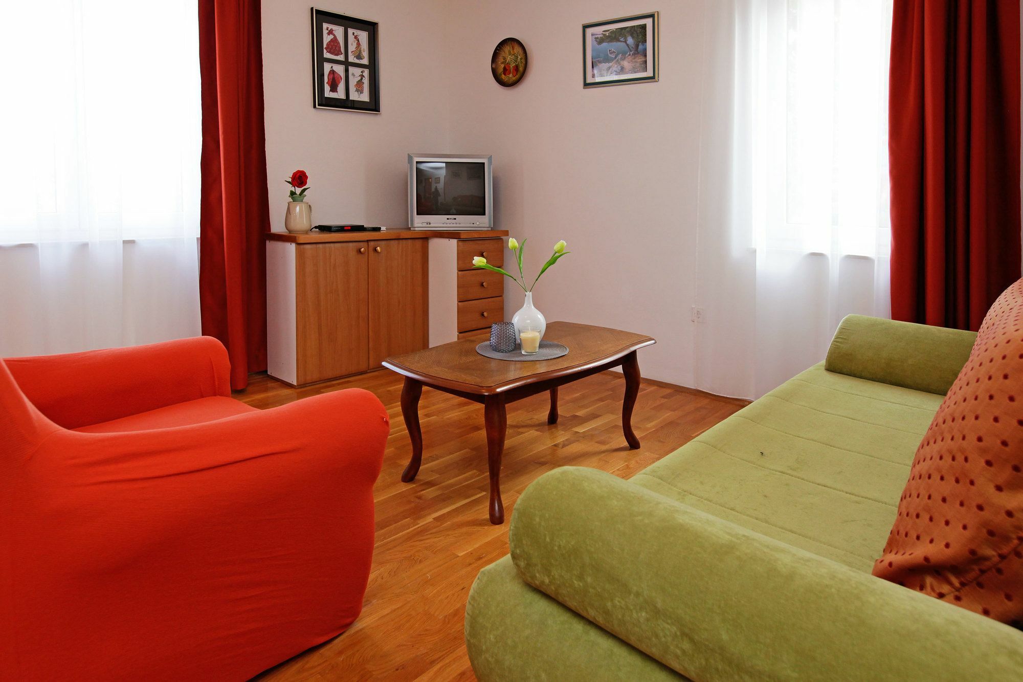 Apartments Mistral Bol Esterno foto